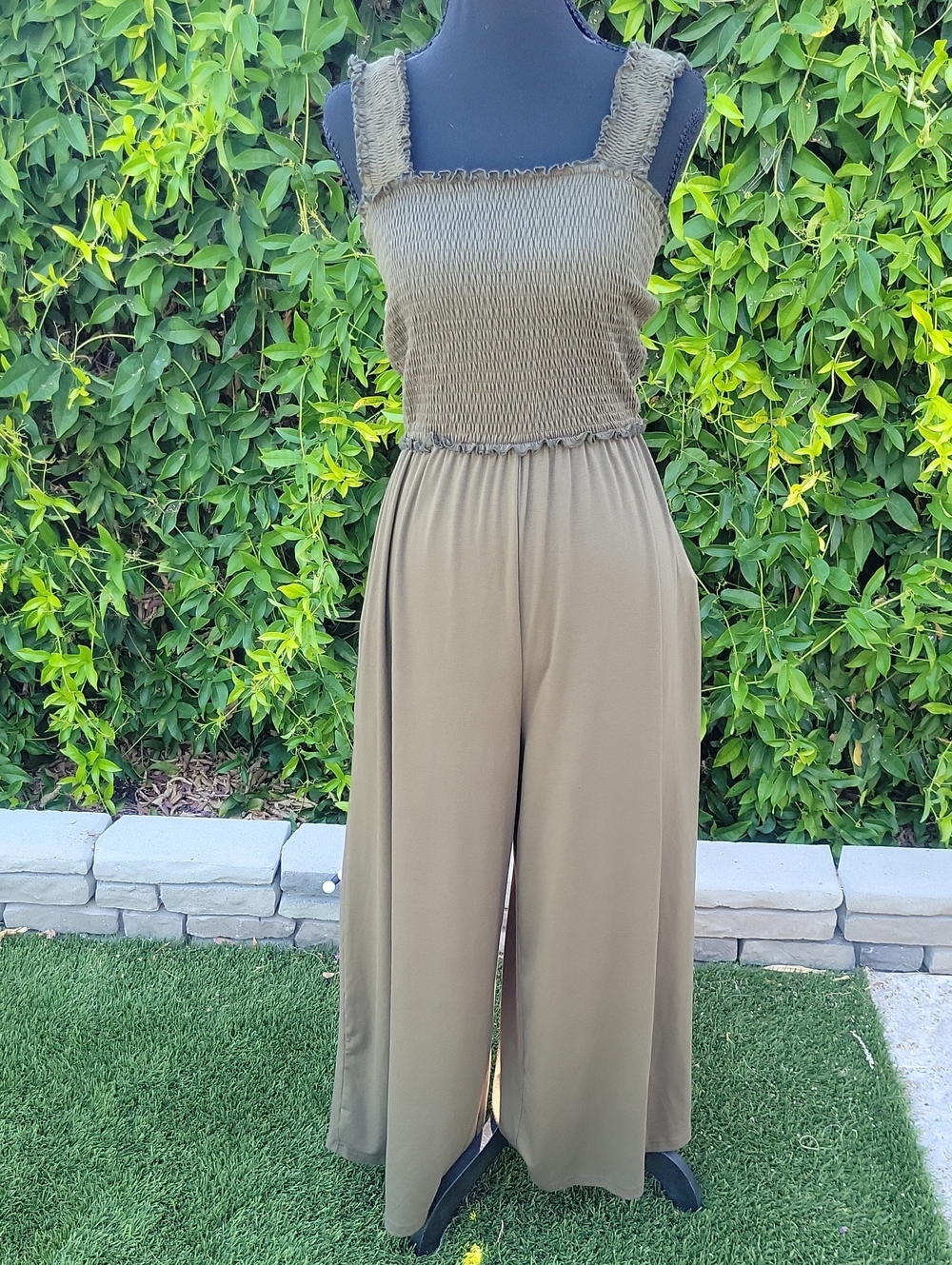 Olive Wide-Leg Smocked Jumpsuit With Pockets M
